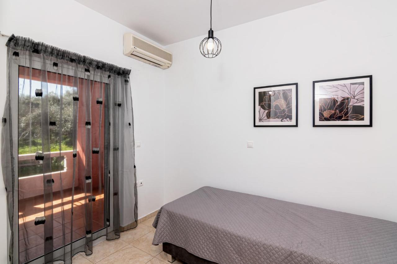 Bona'S Guest House Agia  Exterior foto